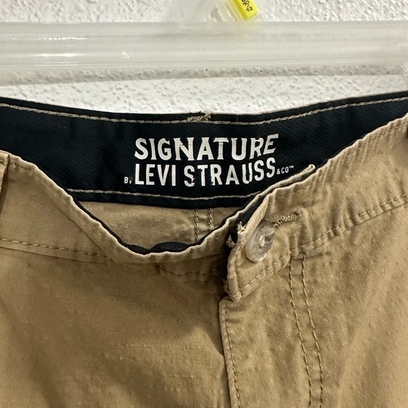 Men’s Levi Strauss cargo shorts size 38 - Picture 3 of 5